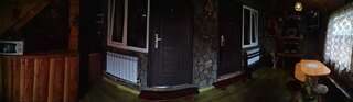 Загородные дома Перлина Карпат Котедж з каміном Микуличин Двухместный номер с 1 кроватью и собственной ванной комнатой-4